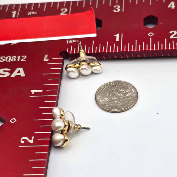 Earrings Gold Tone Faux Pearl Cluster Stud Womens Post Back Dainty SKU2410 - Picture 6 of 6